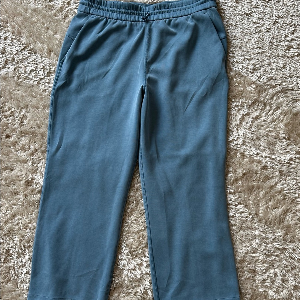 Lululemon Softstreme HR Straight Leg Crop size 10